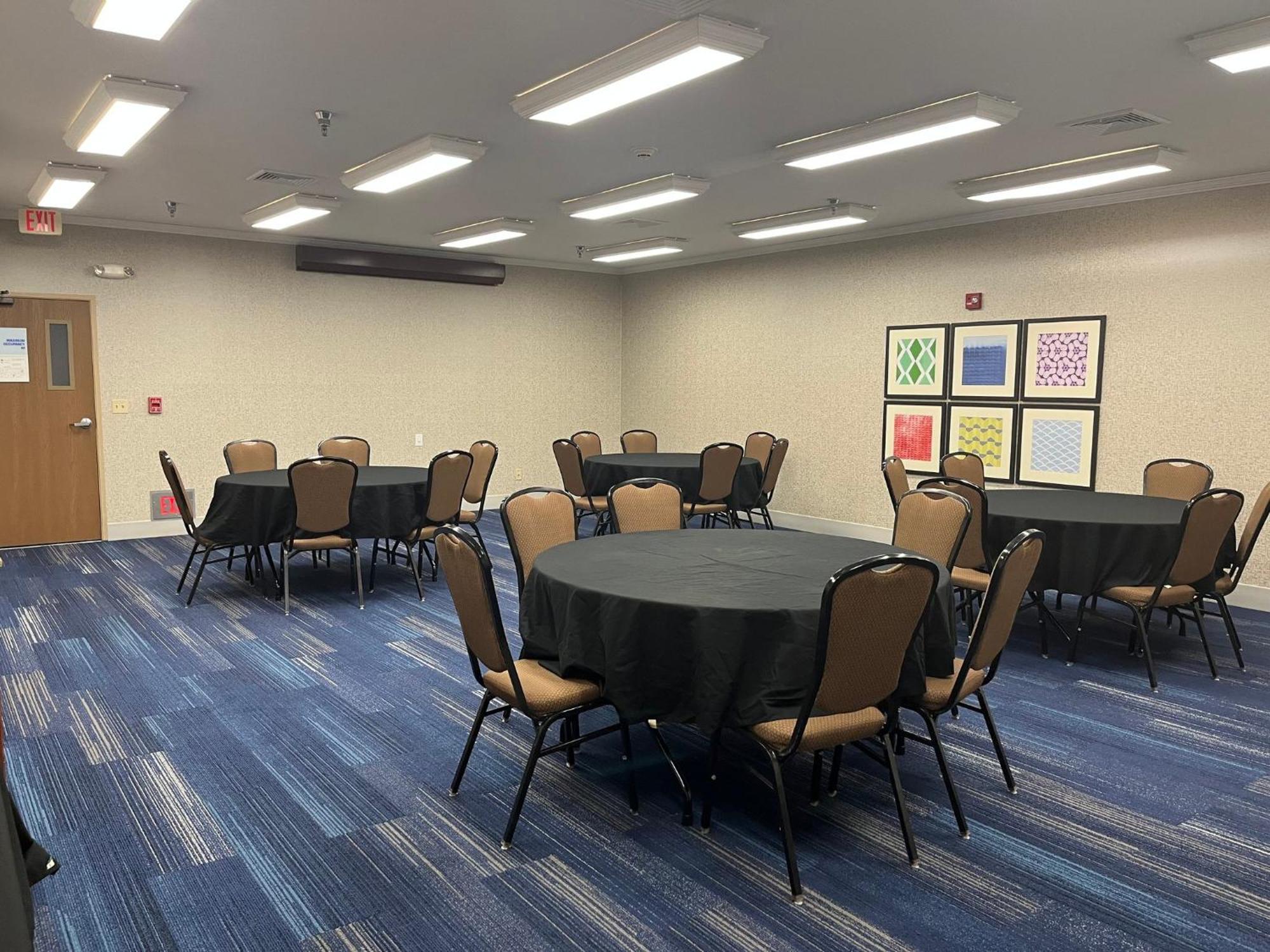 Holiday Inn Express Hotel & Suites Sioux Falls At Empire Mall By Ihg Exteriör bild
